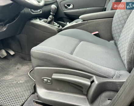 Черный Рено Гранд Сценик, объемом двигателя 1.9 л и пробегом 253 тыс. км за 7999 $, фото 61 на Automoto.ua