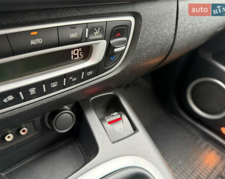 Черный Рено Гранд Сценик, объемом двигателя 1.5 л и пробегом 270 тыс. км за 6250 $, фото 28 на Automoto.ua