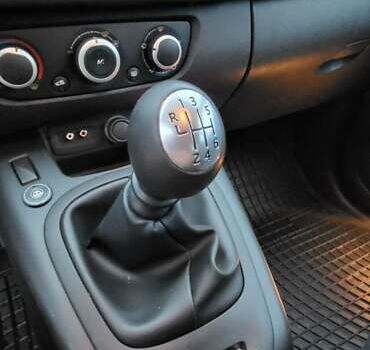 Черный Рено Гранд Сценик, объемом двигателя 1.6 л и пробегом 200 тыс. км за 8350 $, фото 11 на Automoto.ua