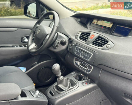 Черный Рено Гранд Сценик, объемом двигателя 1.9 л и пробегом 253 тыс. км за 7999 $, фото 81 на Automoto.ua