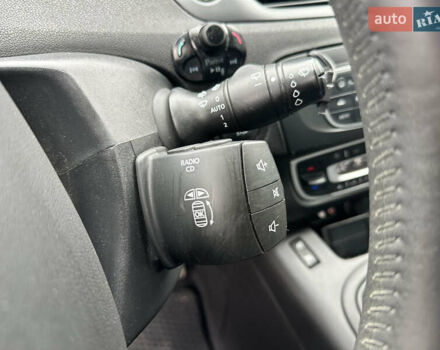 Черный Рено Гранд Сценик, объемом двигателя 1.9 л и пробегом 253 тыс. км за 7999 $, фото 68 на Automoto.ua