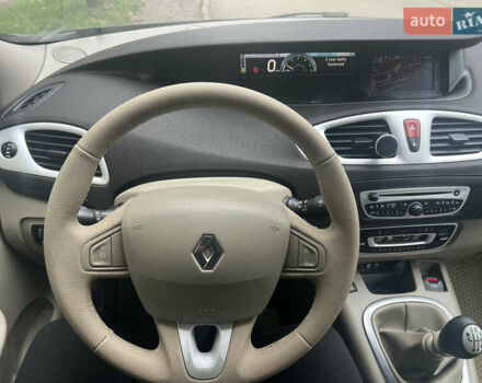 Чорний Рено Гранд Сценік, об'ємом двигуна 1.9 л та пробігом 250 тис. км за 6600 $, фото 10 на Automoto.ua