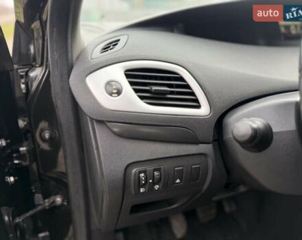 Черный Рено Гранд Сценик, объемом двигателя 1.5 л и пробегом 270 тыс. км за 6250 $, фото 22 на Automoto.ua