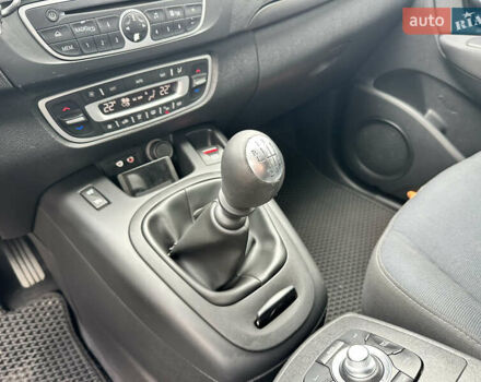 Черный Рено Гранд Сценик, объемом двигателя 1.9 л и пробегом 253 тыс. км за 7999 $, фото 73 на Automoto.ua