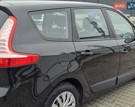 Черный Рено Гранд Сценик, объемом двигателя 1.4 л и пробегом 220 тыс. км за 5999 $, фото 23 на Automoto.ua