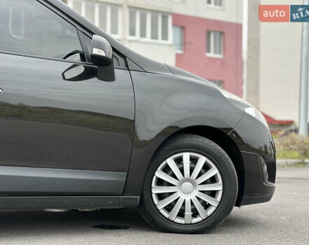 Черный Рено Гранд Сценик, объемом двигателя 1.9 л и пробегом 253 тыс. км за 7999 $, фото 7 на Automoto.ua