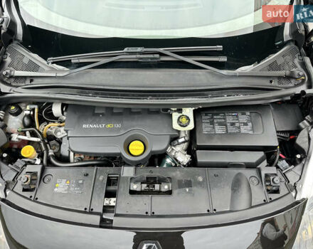 Черный Рено Гранд Сценик, объемом двигателя 1.9 л и пробегом 253 тыс. км за 7999 $, фото 88 на Automoto.ua