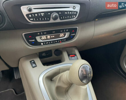 Черный Рено Гранд Сценик, объемом двигателя 1.4 л и пробегом 208 тыс. км за 6000 $, фото 20 на Automoto.ua