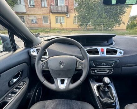 Черный Рено Гранд Сценик, объемом двигателя 1.5 л и пробегом 318 тыс. км за 7100 $, фото 6 на Automoto.ua