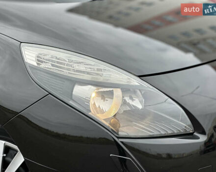 Черный Рено Гранд Сценик, объемом двигателя 1.9 л и пробегом 253 тыс. км за 7999 $, фото 18 на Automoto.ua