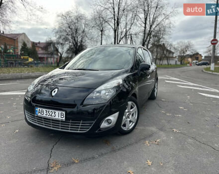 Черный Рено Гранд Сценик, объемом двигателя 2 л и пробегом 232 тыс. км за 8500 $, фото 1 на Automoto.ua