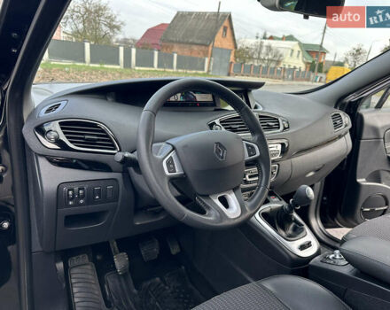 Черный Рено Гранд Сценик, объемом двигателя 2 л и пробегом 232 тыс. км за 8500 $, фото 40 на Automoto.ua