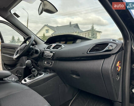 Черный Рено Гранд Сценик, объемом двигателя 2 л и пробегом 232 тыс. км за 8500 $, фото 58 на Automoto.ua