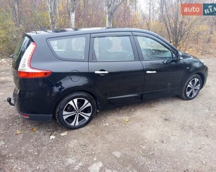 Черный Рено Гранд Сценик, объемом двигателя 1.9 л и пробегом 275 тыс. км за 7400 $, фото 6 на Automoto.ua