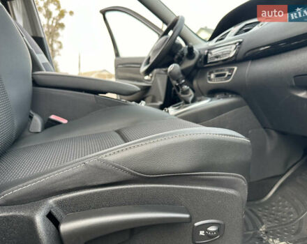 Черный Рено Гранд Сценик, объемом двигателя 2 л и пробегом 232 тыс. км за 8500 $, фото 57 на Automoto.ua