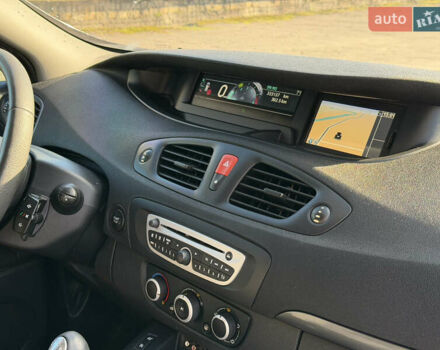 Черный Рено Гранд Сценик, объемом двигателя 1.5 л и пробегом 333 тыс. км за 6100 $, фото 15 на Automoto.ua