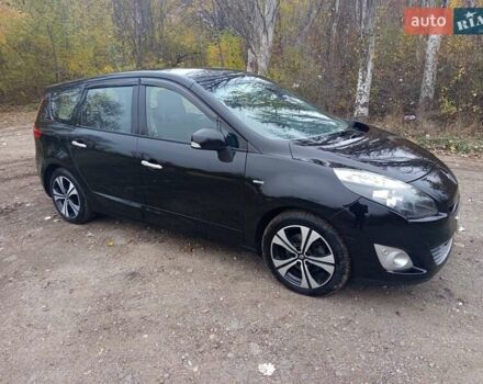 Черный Рено Гранд Сценик, объемом двигателя 1.9 л и пробегом 275 тыс. км за 7400 $, фото 9 на Automoto.ua