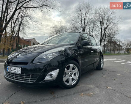 Черный Рено Гранд Сценик, объемом двигателя 2 л и пробегом 232 тыс. км за 8500 $, фото 4 на Automoto.ua