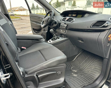 Черный Рено Гранд Сценик, объемом двигателя 2 л и пробегом 232 тыс. км за 8500 $, фото 55 на Automoto.ua