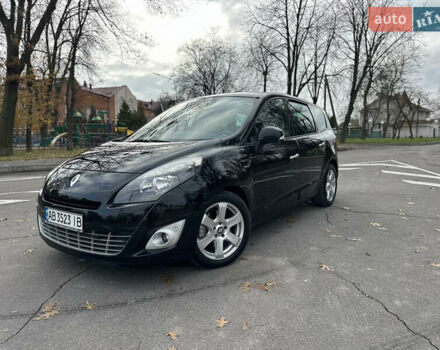 Черный Рено Гранд Сценик, объемом двигателя 2 л и пробегом 232 тыс. км за 8500 $, фото 3 на Automoto.ua