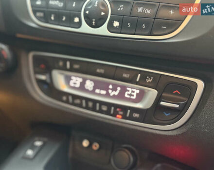 Черный Рено Гранд Сценик, объемом двигателя 1.6 л и пробегом 213 тыс. км за 8250 $, фото 34 на Automoto.ua