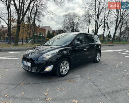 Черный Рено Гранд Сценик, объемом двигателя 2 л и пробегом 232 тыс. км за 8500 $, фото 29 на Automoto.ua