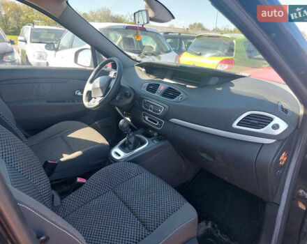 Черный Рено Гранд Сценик, объемом двигателя 0 л и пробегом 238 тыс. км за 7750 $, фото 2 на Automoto.ua