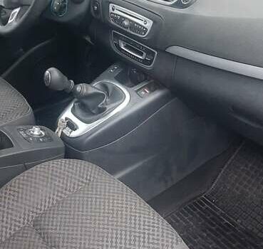 Черный Рено Гранд Сценик, объемом двигателя 1.5 л и пробегом 293 тыс. км за 6500 $, фото 2 на Automoto.ua