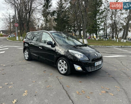 Черный Рено Гранд Сценик, объемом двигателя 2 л и пробегом 232 тыс. км за 8500 $, фото 33 на Automoto.ua