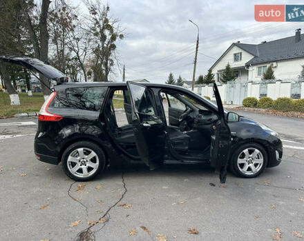 Черный Рено Гранд Сценик, объемом двигателя 2 л и пробегом 232 тыс. км за 8500 $, фото 72 на Automoto.ua