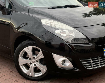 Черный Рено Гранд Сценик, объемом двигателя 1.6 л и пробегом 213 тыс. км за 8250 $, фото 5 на Automoto.ua