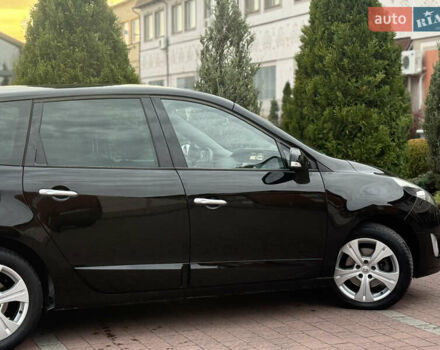 Черный Рено Гранд Сценик, объемом двигателя 1.6 л и пробегом 213 тыс. км за 8250 $, фото 10 на Automoto.ua