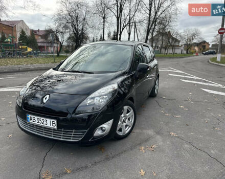 Черный Рено Гранд Сценик, объемом двигателя 2 л и пробегом 232 тыс. км за 8500 $, фото 5 на Automoto.ua