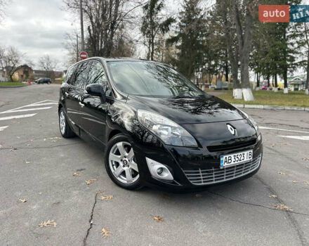 Черный Рено Гранд Сценик, объемом двигателя 2 л и пробегом 232 тыс. км за 8500 $, фото 18 на Automoto.ua