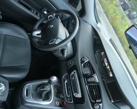 Черный Рено Гранд Сценик, объемом двигателя 1.6 л и пробегом 270 тыс. км за 9999 $, фото 17 на Automoto.ua