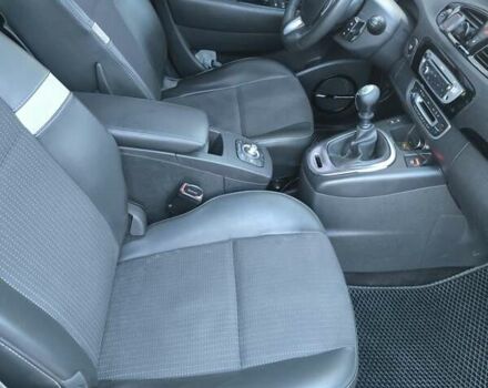 Черный Рено Гранд Сценик, объемом двигателя 1.6 л и пробегом 270 тыс. км за 9999 $, фото 13 на Automoto.ua