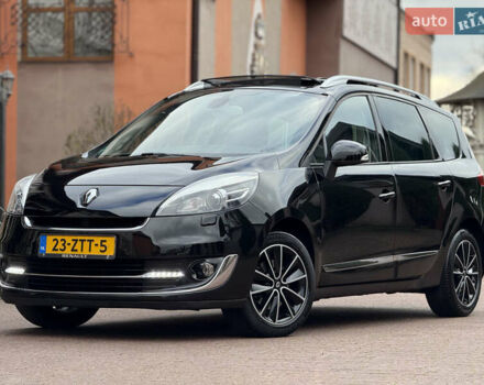 Черный Рено Гранд Сценик, объемом двигателя 2.01 л и пробегом 216 тыс. км за 9800 $, фото 4 на Automoto.ua