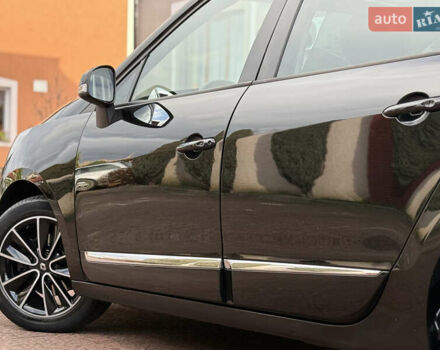 Черный Рено Гранд Сценик, объемом двигателя 2.01 л и пробегом 216 тыс. км за 9800 $, фото 38 на Automoto.ua