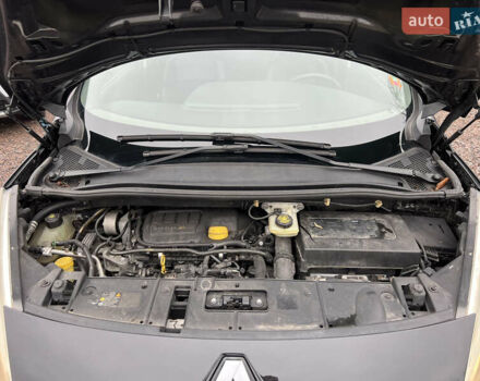 Черный Рено Гранд Сценик, объемом двигателя 0 л и пробегом 233 тыс. км за 8800 $, фото 20 на Automoto.ua