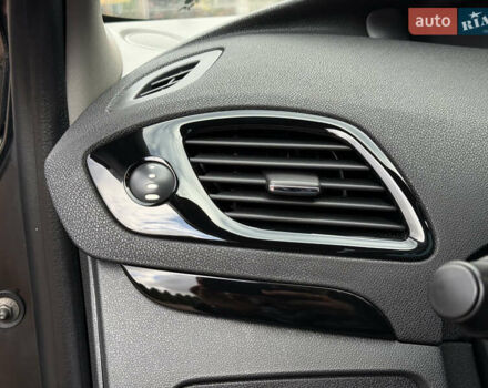 Черный Рено Гранд Сценик, объемом двигателя 2.01 л и пробегом 216 тыс. км за 9800 $, фото 58 на Automoto.ua