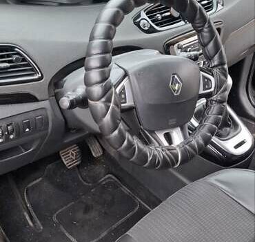 Черный Рено Гранд Сценик, объемом двигателя 1.46 л и пробегом 245 тыс. км за 8500 $, фото 6 на Automoto.ua