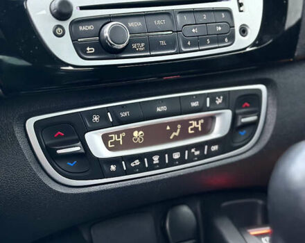 Черный Рено Гранд Сценик, объемом двигателя 1.6 л и пробегом 183 тыс. км за 10500 $, фото 23 на Automoto.ua