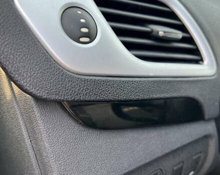 Черный Рено Гранд Сценик, объемом двигателя 1.6 л и пробегом 254 тыс. км за 9350 $, фото 7 на Automoto.ua