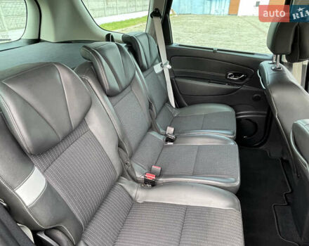 Черный Рено Гранд Сценик, объемом двигателя 1.6 л и пробегом 239 тыс. км за 9999 $, фото 57 на Automoto.ua