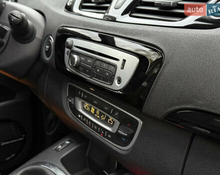 Рено Гранд Сценик 2013 в Житомире на Automoto.ua Черный Рено Гранд Сценик, объемом двигателя 1.6 л и пробегом 249 тыс. км за 9200 $, фото 9 на Automoto.ua