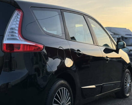 Черный Рено Гранд Сценик, объемом двигателя 1.6 л и пробегом 252 тыс. км за 9250 $, фото 3 на Automoto.ua