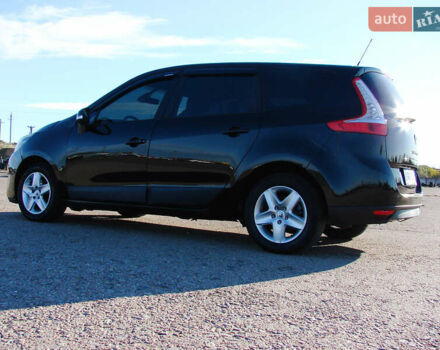 Черный Рено Гранд Сценик, объемом двигателя 1.5 л и пробегом 216 тыс. км за 8900 $, фото 5 на Automoto.ua