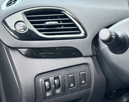 Черный Рено Гранд Сценик, объемом двигателя 1.6 л и пробегом 183 тыс. км за 10500 $, фото 27 на Automoto.ua