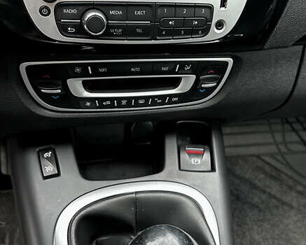 Чорний Рено Гранд Сценік, об'ємом двигуна 1.6 л та пробігом 159 тис. км за 10000 $, фото 16 на Automoto.ua