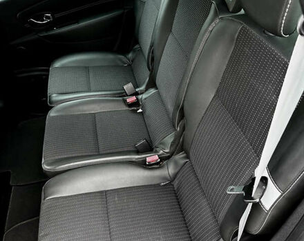 Чорний Рено Гранд Сценік, об'ємом двигуна 1.6 л та пробігом 159 тис. км за 10000 $, фото 20 на Automoto.ua